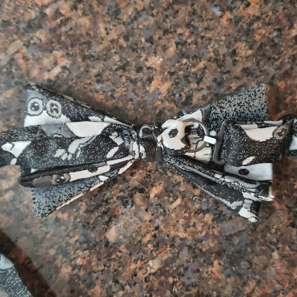 You'll be Styling in this Peanuts Snoopy Red Baron Cumberbund & Bow Tie